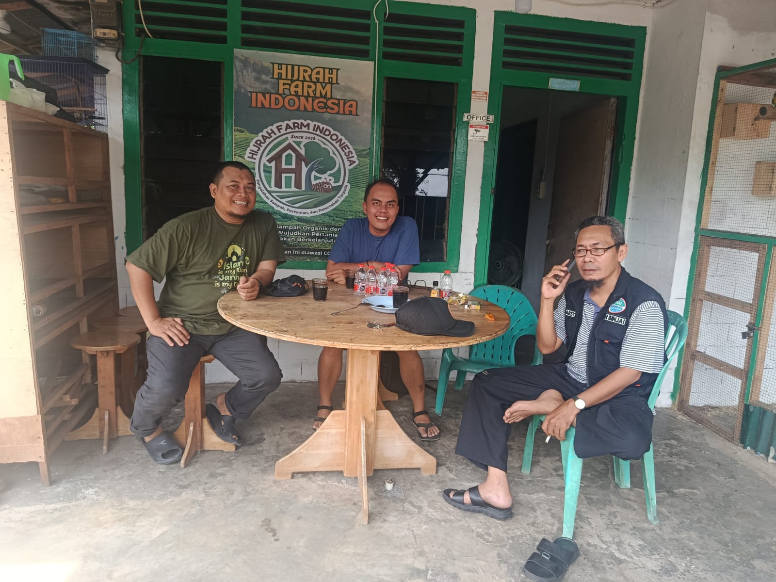 kegiatan silaturahmi ke hijrah farm Indonesia dan happy maggot indoensia